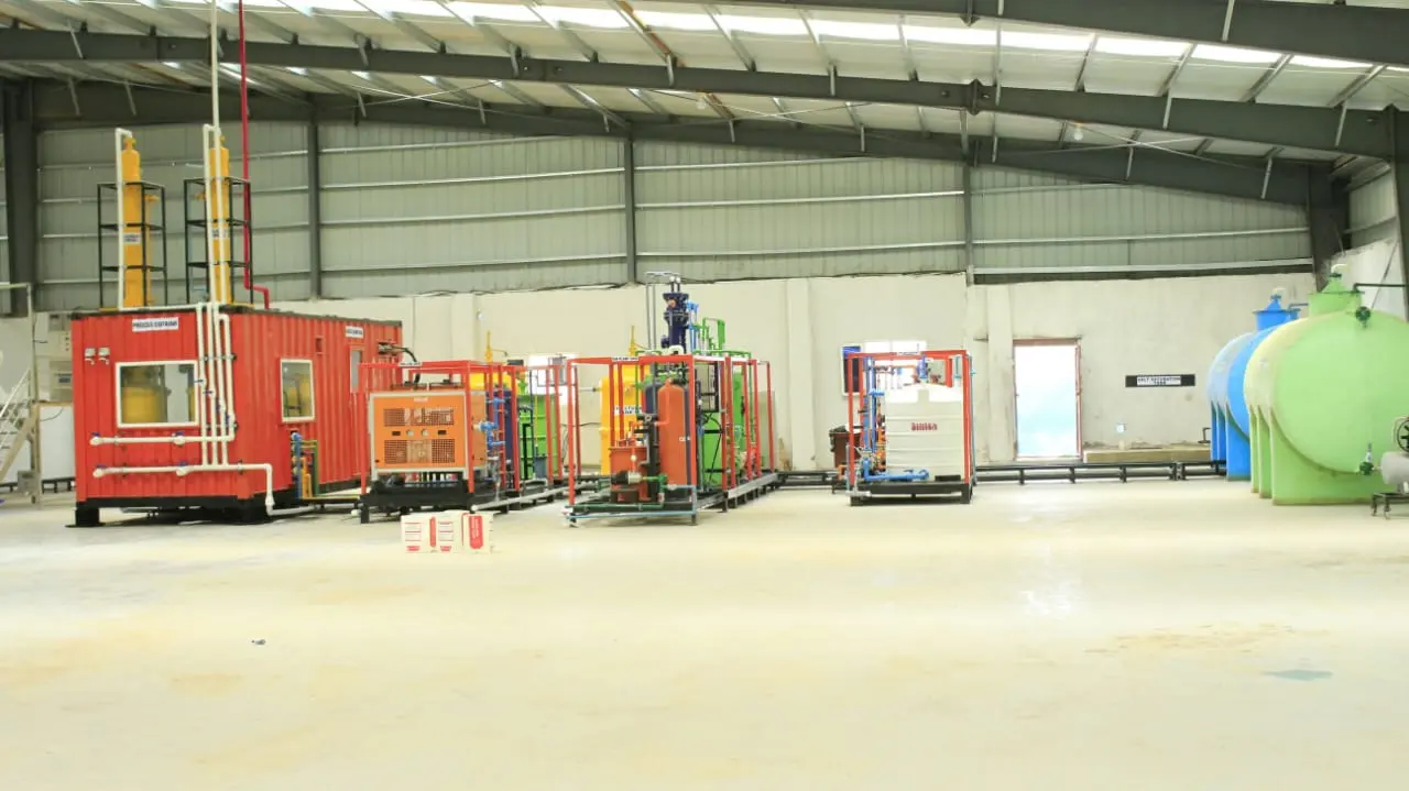 Commercial-scale hypochlorite plant engineering and process layout.