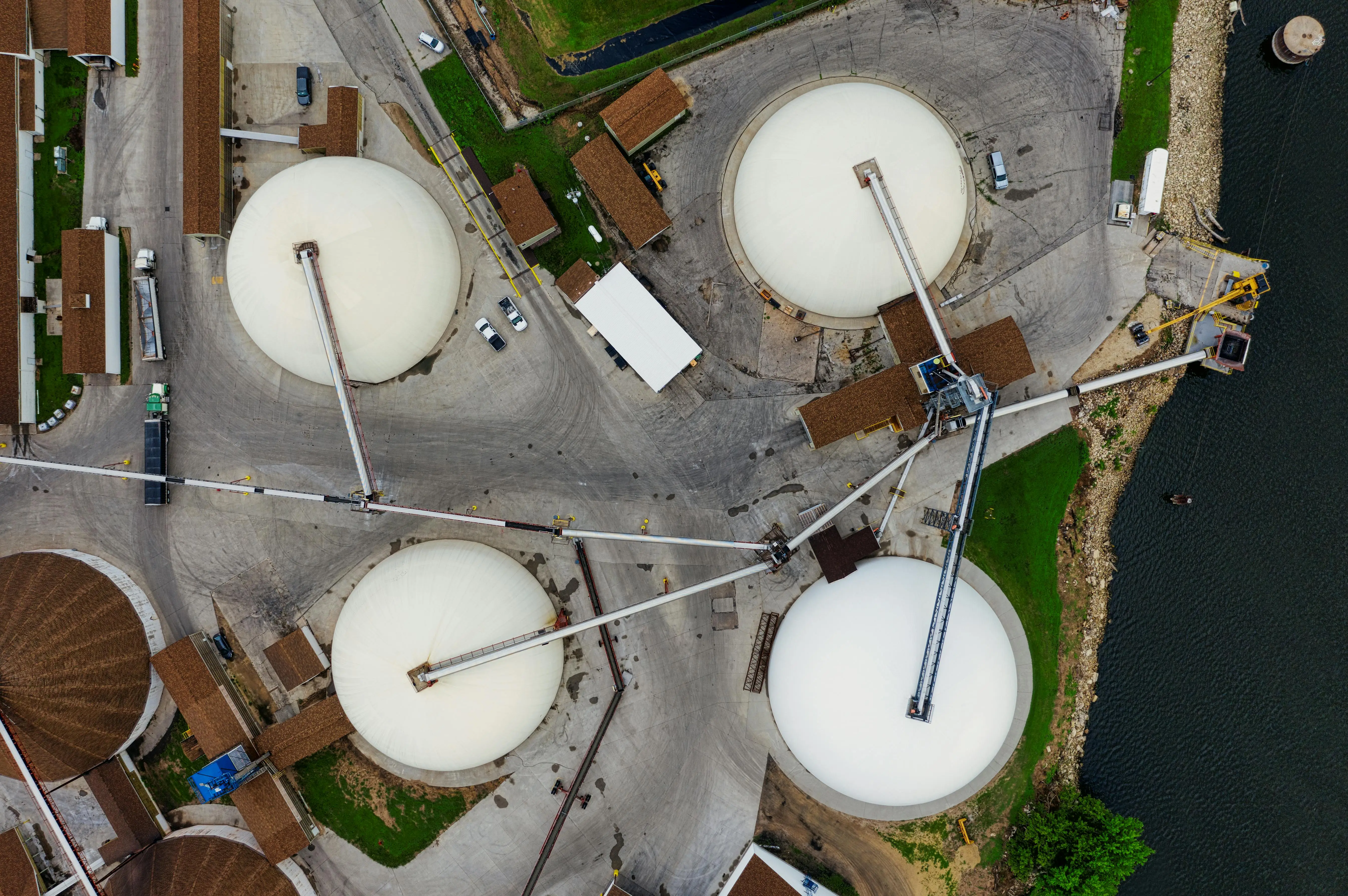 Compressed biogas processing and facility equipment